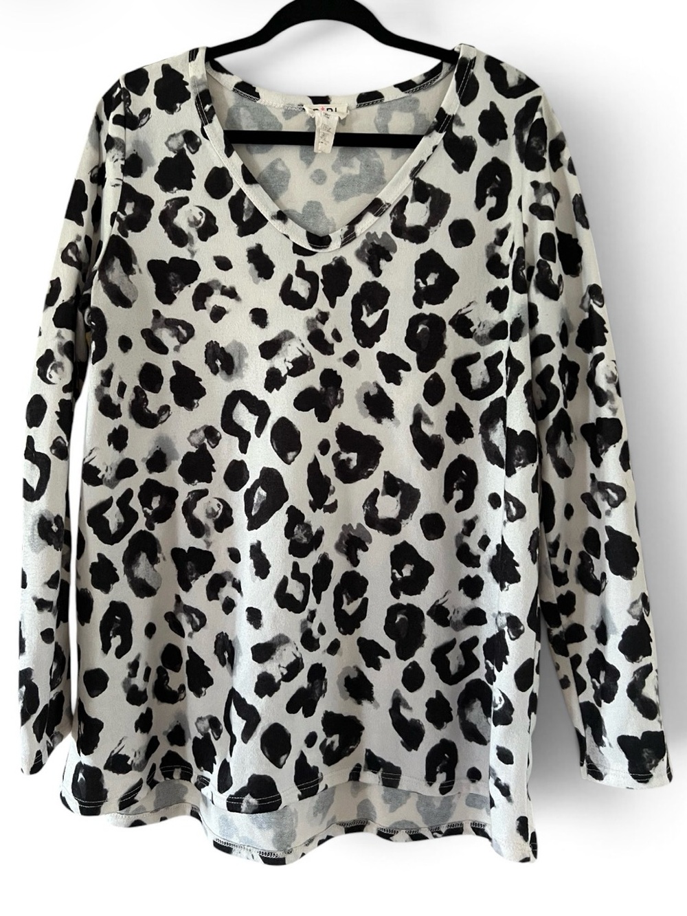 BiBi Black & White Leopard Print V-Neck Long Sleeve Top
